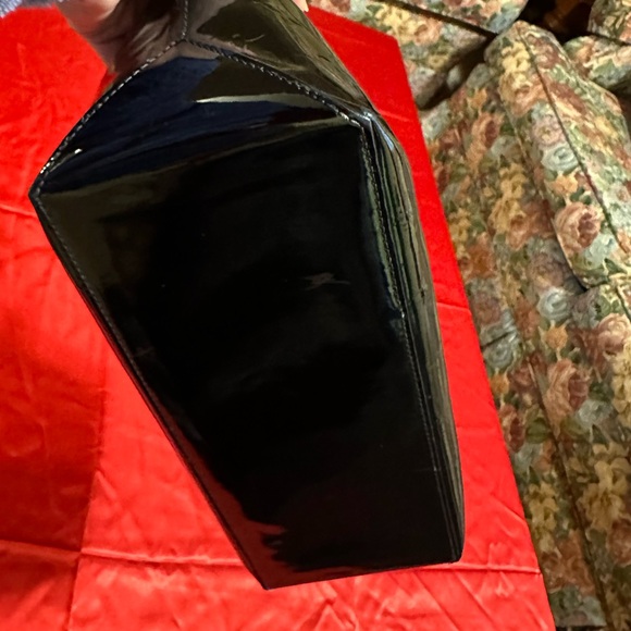 WOW POSHMARK - Louis Vuitton Beautiful Black Vernis Wilshire Shoulder Bag - Picture 12 of 16